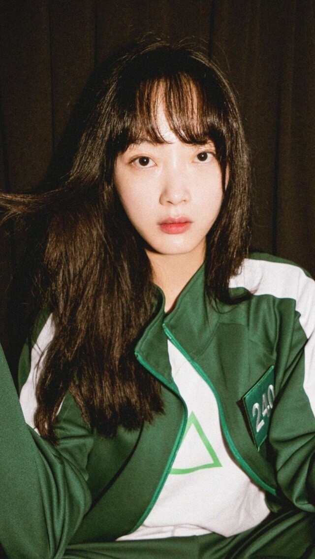 《魷魚遊戲》李瑜美飾演240號挑染層次中長髮「智英」! 私下仙氣被稱「小雪莉」以蕃薯減肥餐單維持纖細身材秘訣公開