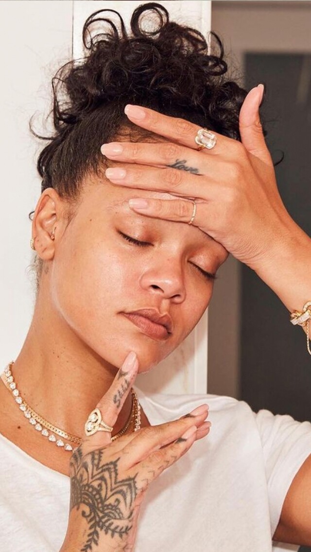 揭開Rihanna的護膚秘密！Fenty Skin 首個系列 Fenty Skin Start’rs 隆重登場：洗面乳、爽膚水、防曬保濕霜！