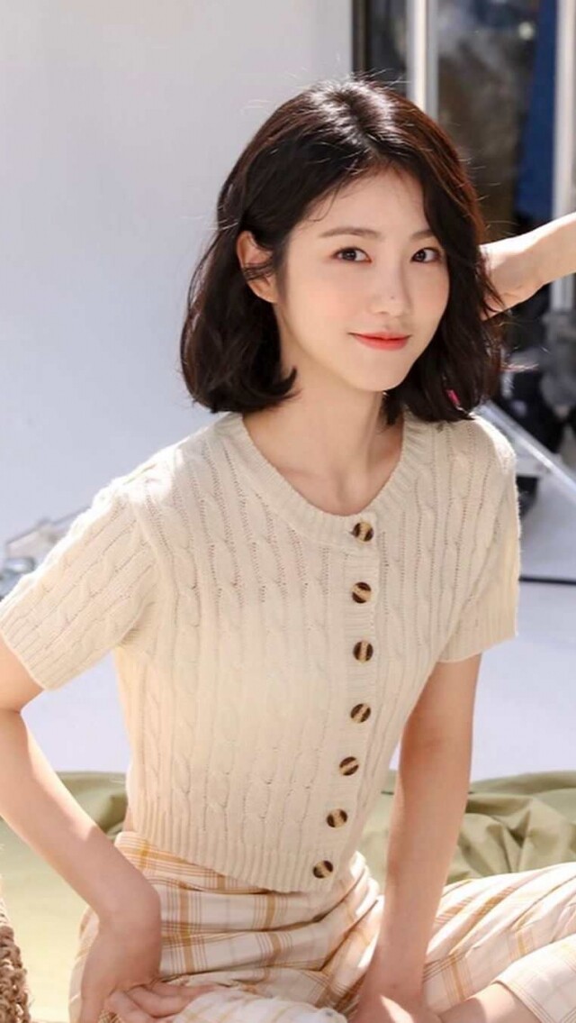 韓國新一代女神！「秀智師妹」辛睿恩的最美穿搭
