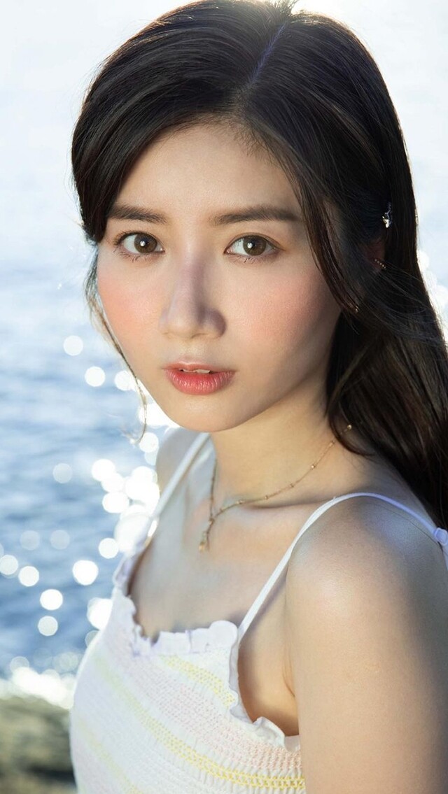 女神　素人 試當真Jessica陳苡臻穿搭：素人變新一代女神以及男士的理想女友！ | ELLE HK