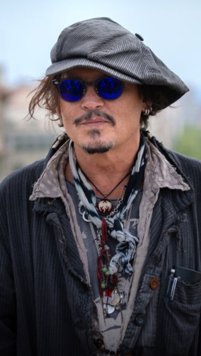 Johnny Depp造型幸運物戒指與頸巾！從電影走出來的海盜以戒指向前妻喊話