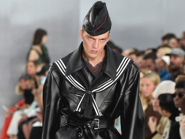 Maison Margiela 2020巴黎春夏時裝騷：男模Leon Dame以獨特的走騷步姿打破天橋上的規則