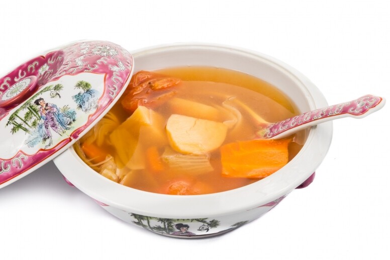 9款素湯食譜！素食有什麼湯可以煮？粟米紅蘿蔔腰果素湯鮮甜有益！