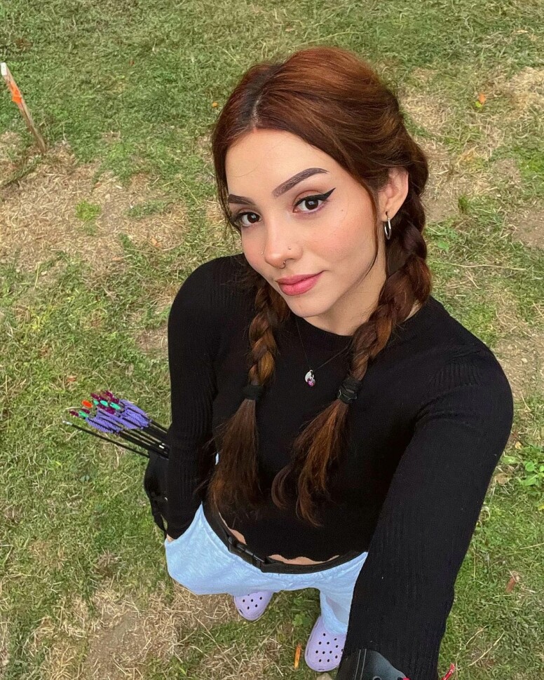 哥倫比亞女神級箭手Valentina Acosta Giraldo再度成為焦點，僅21歲的她眼大大加上表情