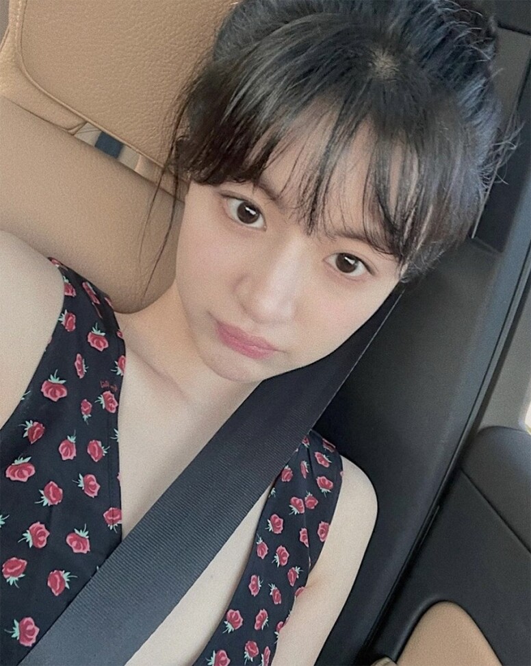 無色彩妝容技巧：淡色胭脂作修容