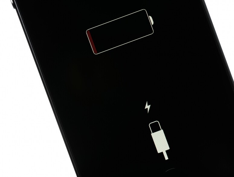 【iOS 18 懶人包】5大特色 | AI香港能用嗎？ | 更新後災情解決方案