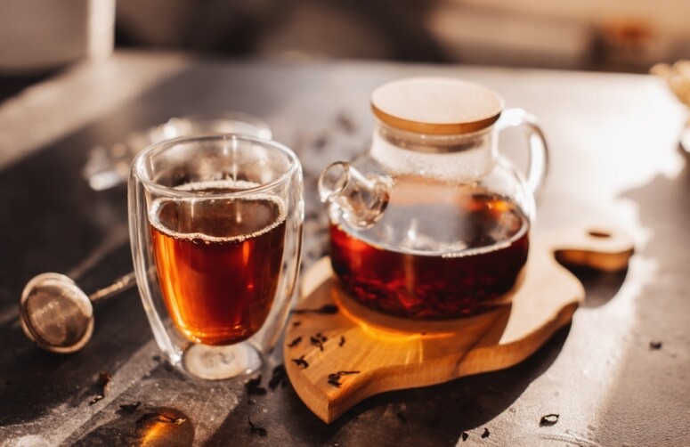 紅茶綠茶哪一個比較好？減肥飲紅茶可以嗎？烏龍茶是綠茶還是紅茶