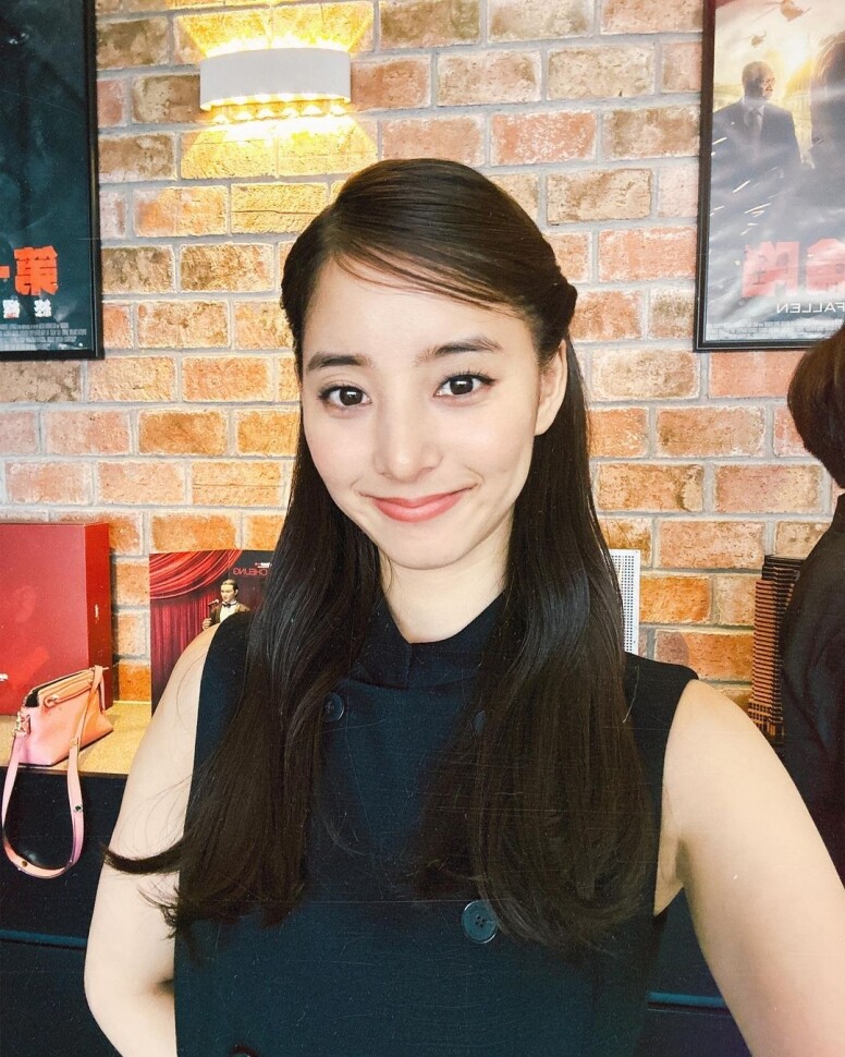 日本女神接班人新木優子鏡頭前高貴仙氣 私下是狂穿貼地品牌的文青 日本女神接班人新木優子鏡頭前高貴仙氣 私下是狂穿貼地品牌的文青