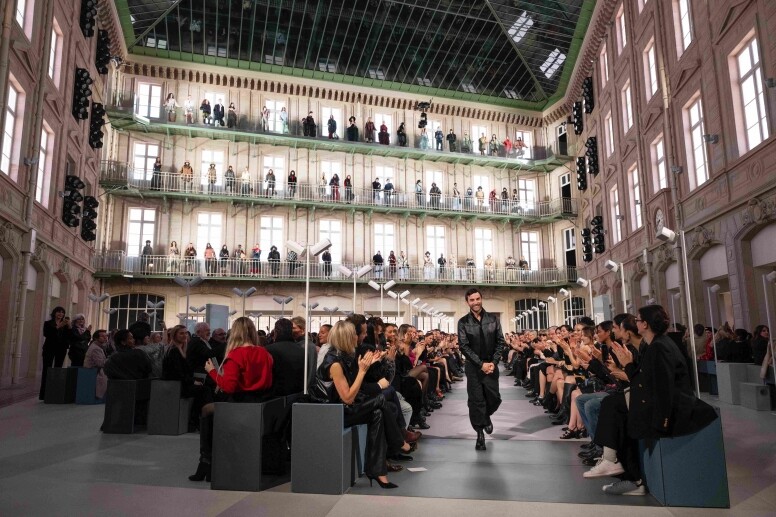 【2025秋冬巴黎時裝周】一文解構Balenciaga、Hermès、Valentino等秋冬系列重點、新季手袋鞋款率先看