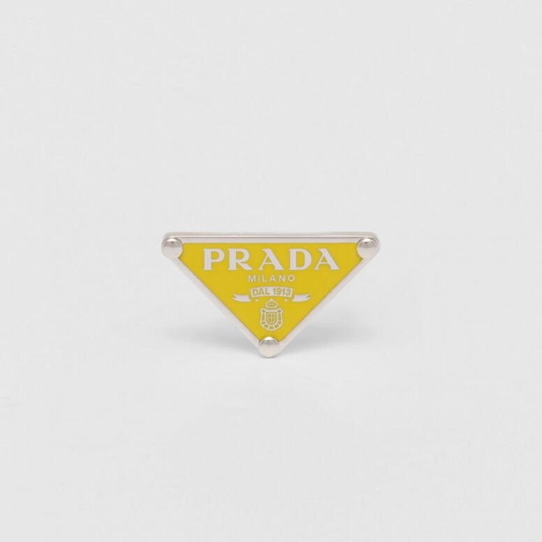 Prada Symbole右耳單邊耳環（$4,900）