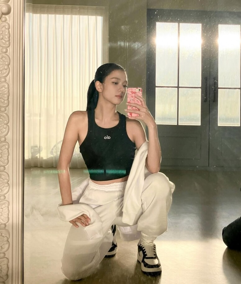 Athleisure穿搭必備:以Alo Yoga、Sporty & Rich、Skims穿出健康性感、復古風穿搭 Athleisure穿搭必備:以Alo Yoga、Sporty & Rich、Skims穿出健康性感、復古風穿搭