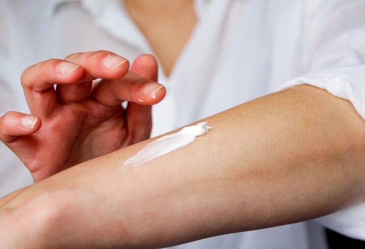 濕疹藥膏推薦2024!18款濕疹藥膏無類固醇止痕退紅消炎針對汗疹