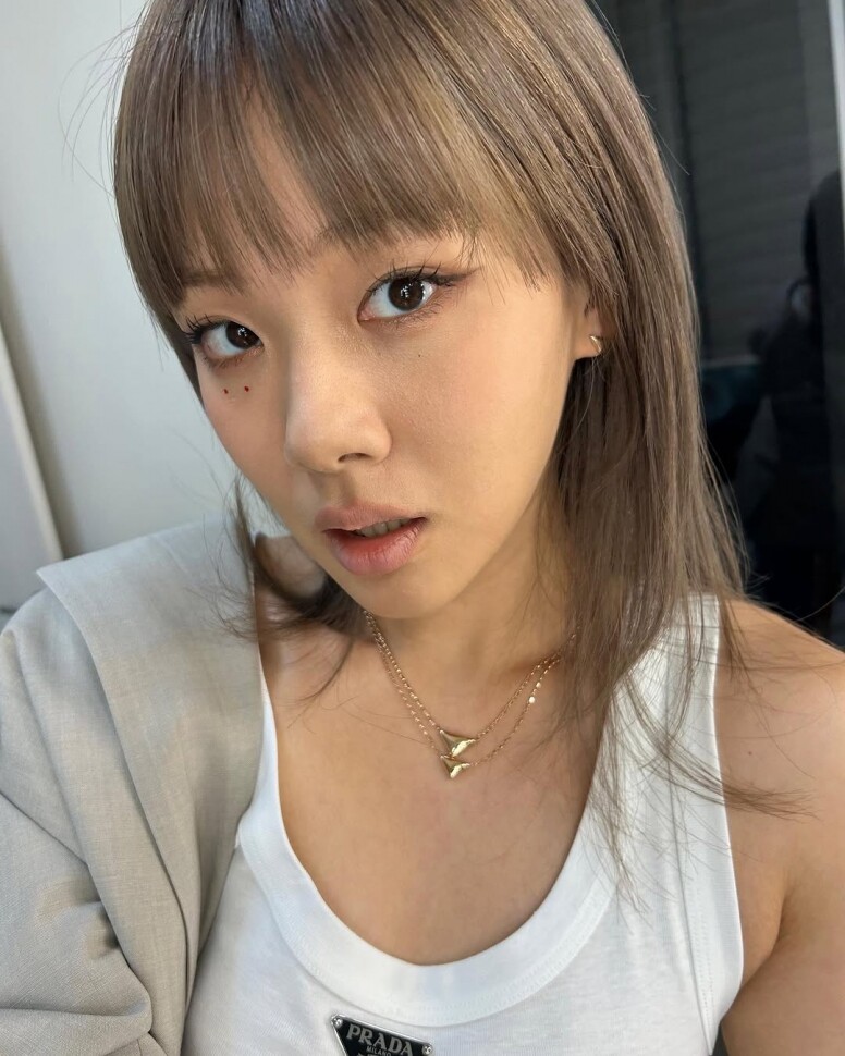 Bibi金亨瑞不只是唱作俱佳的音樂才女也是全能演員！大膽率性穿搭是型女教科書