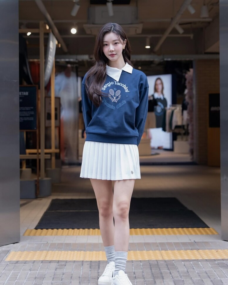 差一步以女團出道、大方認整容！《單身即地獄4》李時安爆紅IG日常穿搭更美