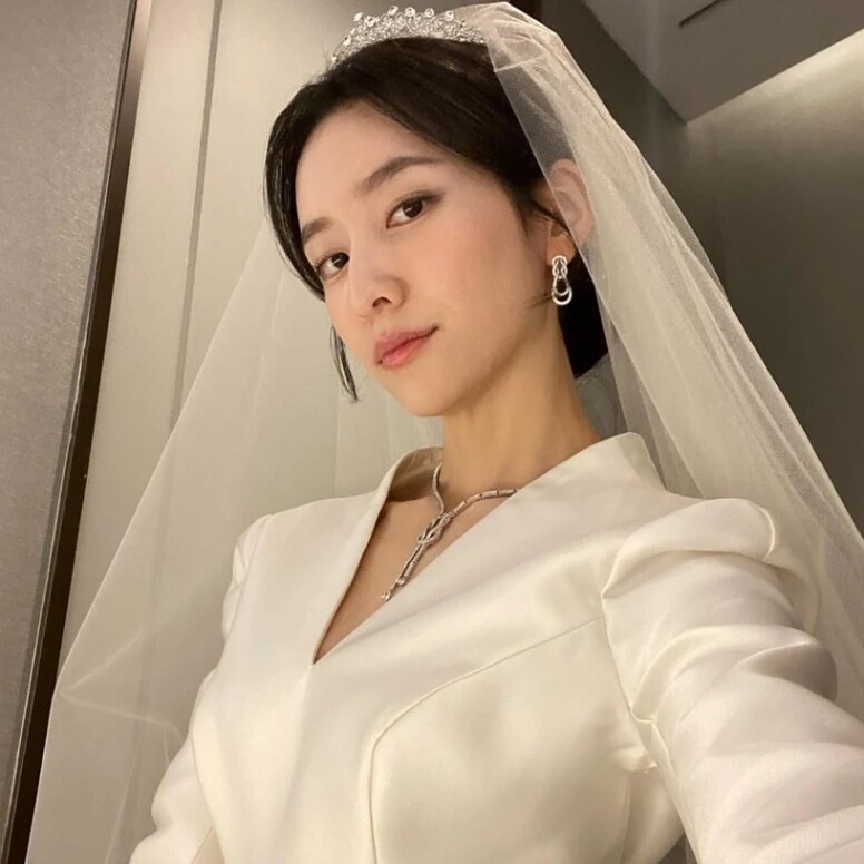 誰是朴智賢？