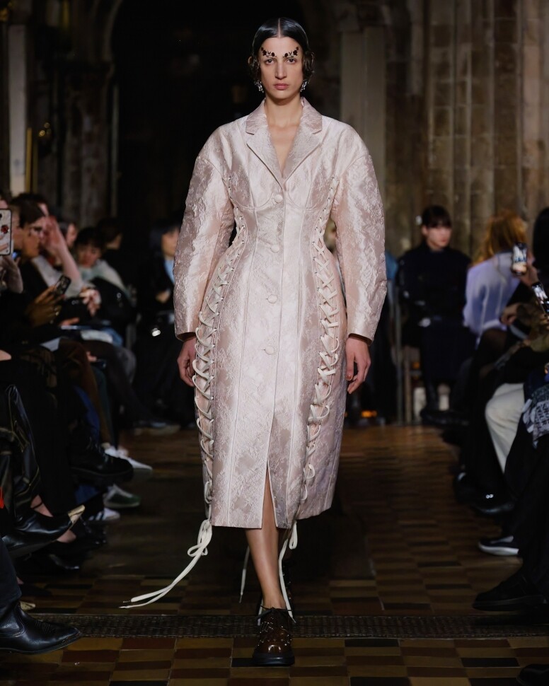 【2024秋冬倫敦時裝周】一文解構Burberry、JW Anderson、Simone Rocha等秋冬系列重點！