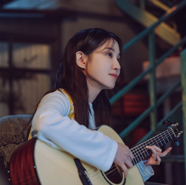 《非常律師禹英禑》朴恩斌出演《無人島的DIVA》仙氣造型曝光！從穿搭到言行都散發高貴氣質