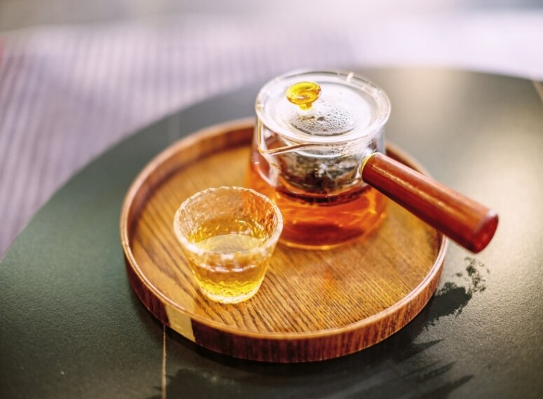 紅茶綠茶哪一個比較好？減肥飲紅茶可以嗎？烏龍茶是綠茶還是紅茶