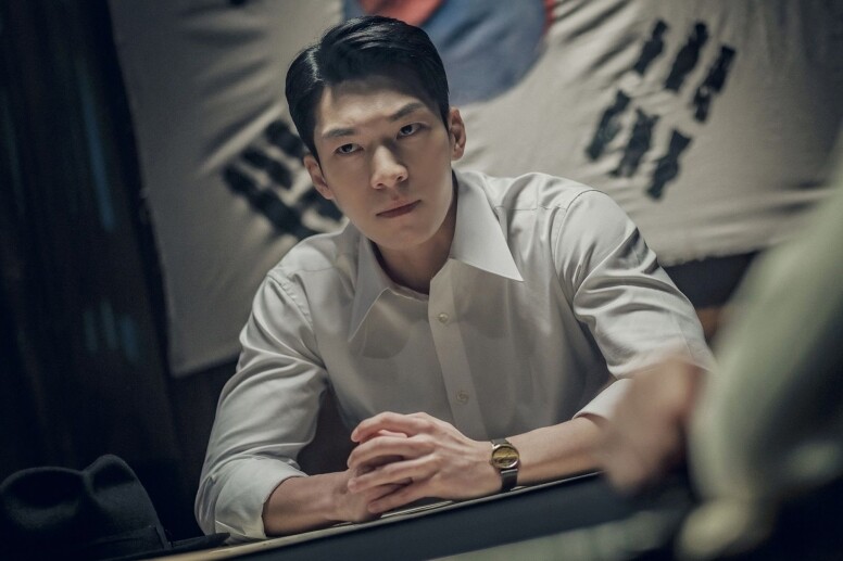 Netflix《京城怪物》魏嘏雋被評為最性感男士！私下熱愛健身成為新一代腹肌男神！