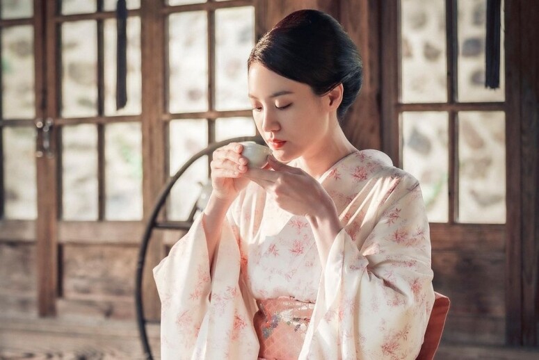 《京城怪物》前田夫人曾獲超模大賽冠軍!產後維持零贅肉身材!盤點金秀賢完美身材秘訣! 《京城怪物》前田夫人曾獲超模大賽冠軍!產後維持零贅肉身材!盤點金秀賢完美身材秘訣!