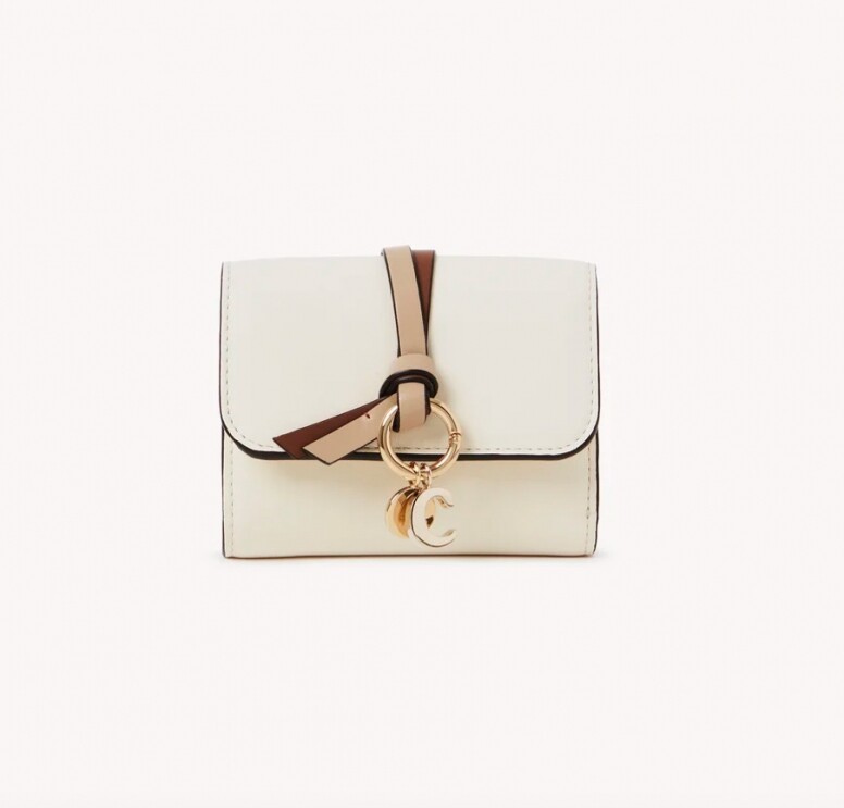 短銀包女裝推薦：Chanel、Chloe、Fendi的短銀包實用又方便！