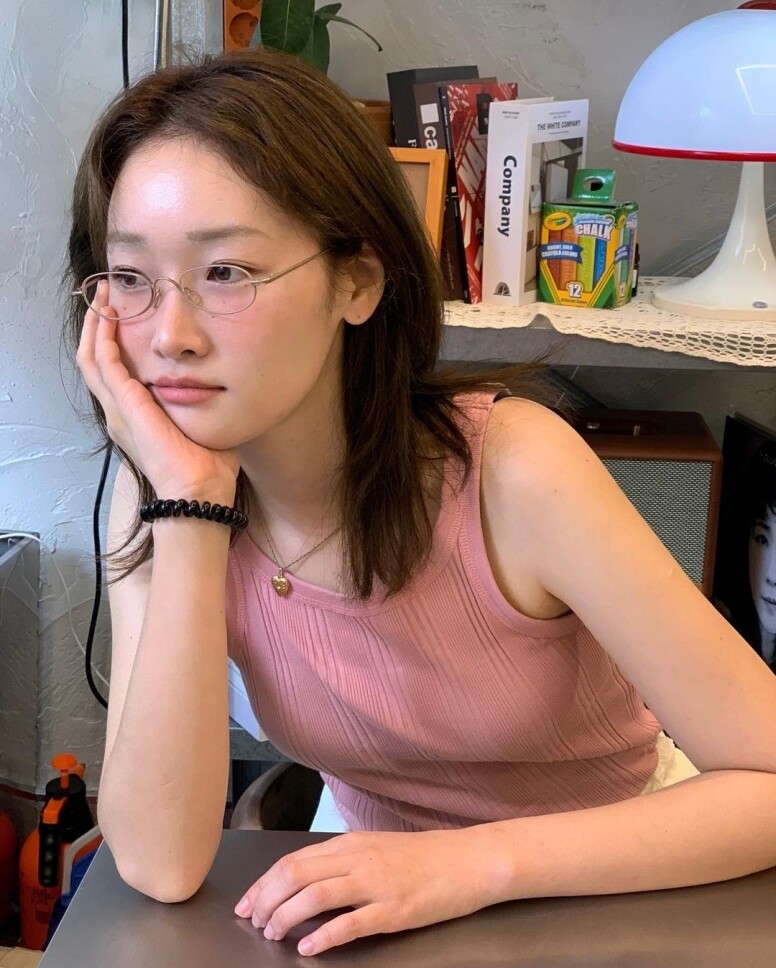自然系女孩的4個魅力秘訣！長相耐看的她們最愛文藝氣息穿搭