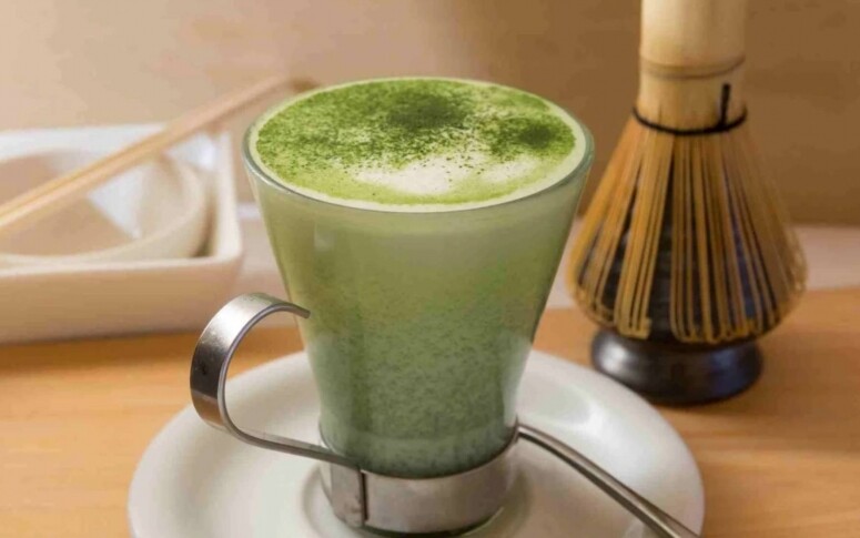 椰子水加抺茶功效不只消暑更能減肥？什麼人適合飲幾時飲效果更好？
