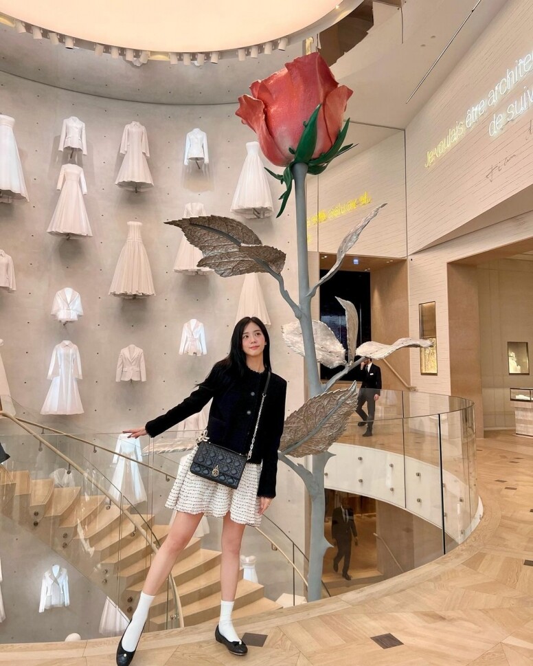 BLACKPINK 遊巴黎穿搭！Jisoo、Rosé 、Jennie 巴黎時裝週+出遊私服同款替你找出來