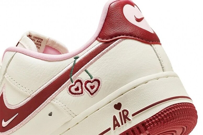 Nike AIR FORCE 1 情人節系列