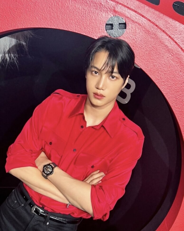 EXO KAI 的私服穿搭大揭秘：讓你瞬間變身時尚達人！