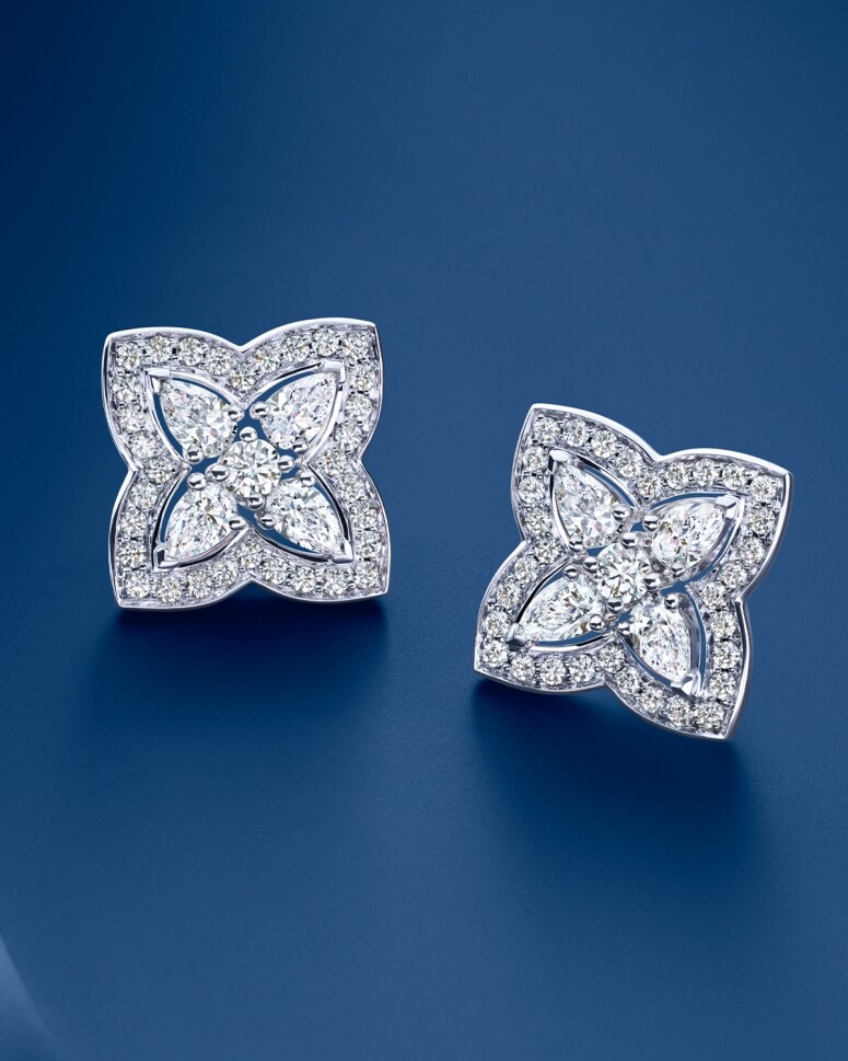 De Beers 邀請四位女性綻放優雅魅力，Enchanted Lotus 高級珠寶系列傳達大自然美態