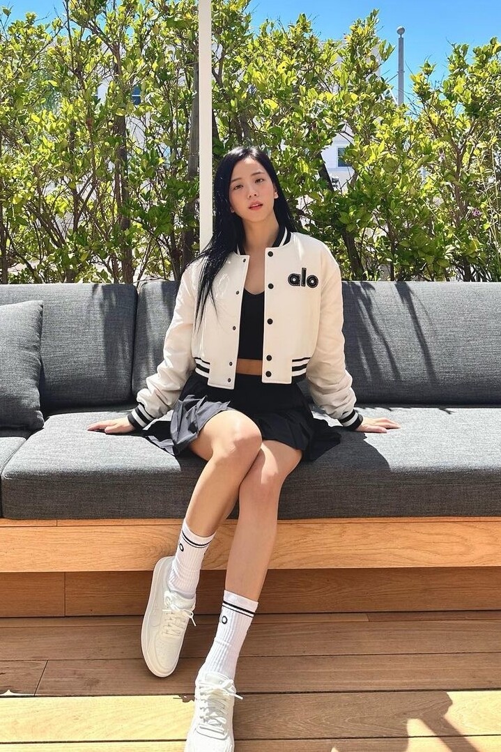 Jisoo 瑜伽服愛牌Alo Yoga原來大有來頭?Kendall Jenner、Bella Hadid運動瑜伽都穿它! Jisoo 瑜伽服愛牌Alo Yoga原來大有來頭?Kendall Jenner、Bella Hadid運動瑜伽都穿它!