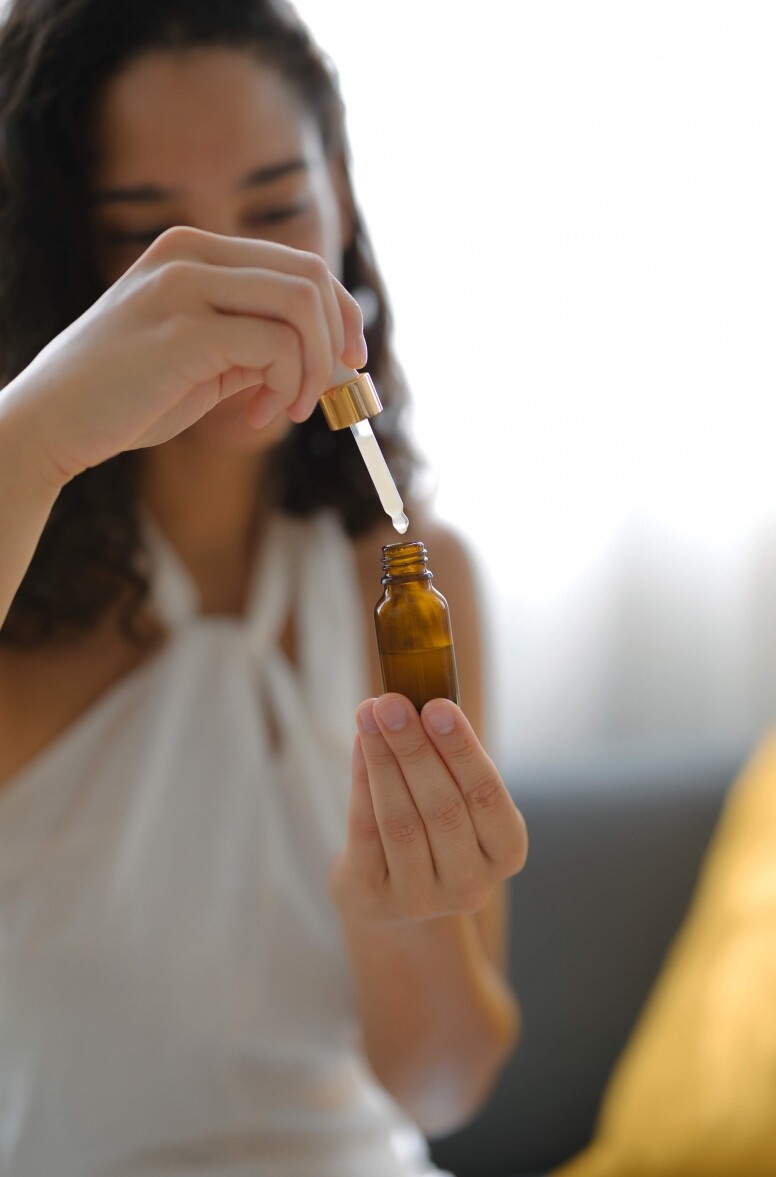 保濕精華點樣揀？臉很乾怎麼保濕？附保濕精華推薦