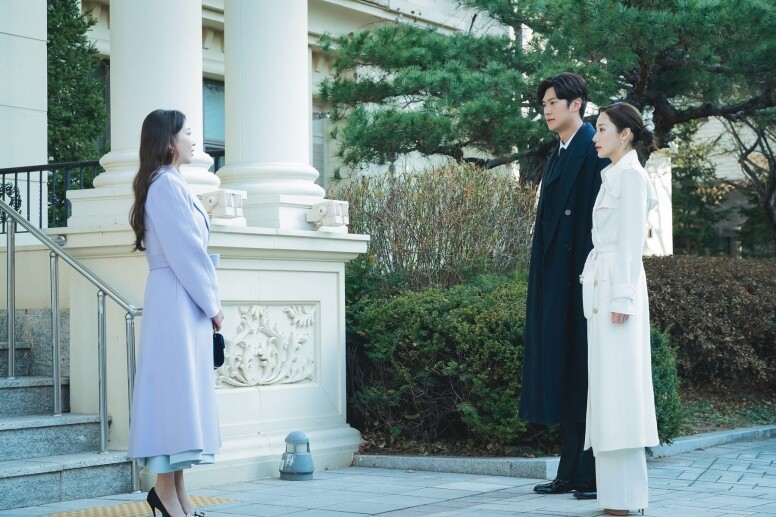 BoA登場《和我老公結婚吧》 網民：認不出來！ 回顧BoA 14歲出道至今23年造型轉變！