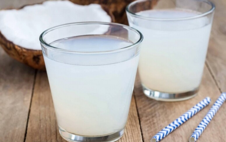 椰子水加抺茶功效不只消暑更能減肥？什麼人適合飲幾時飲效果更好？