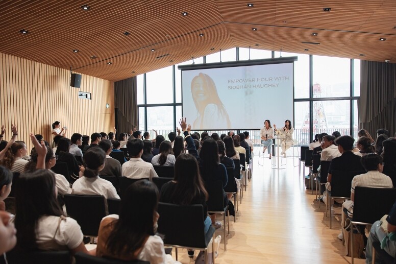相信自己 勇敢前行! 何詩蓓親身與本地青少年分享交流 相信自己 勇敢前行! 何詩蓓親身與本地青少年分享交流