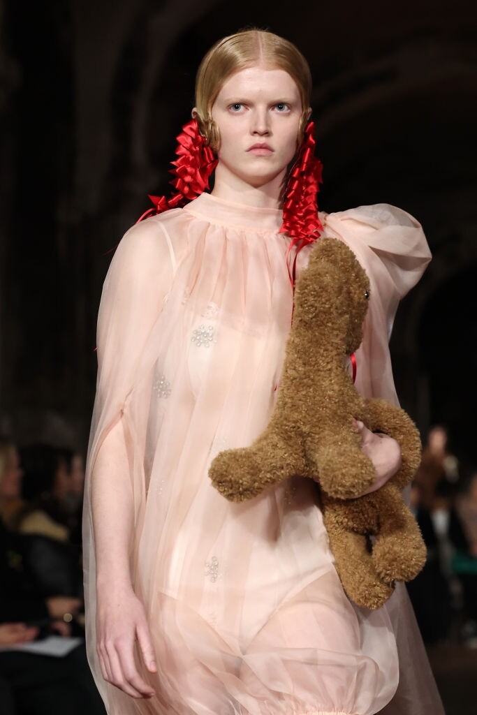 【2024秋冬倫敦時裝周】一文解構Burberry、JW Anderson、Simone Rocha等春夏系列重點！