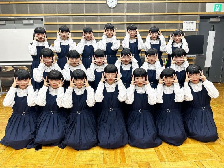 爆紅日本舞團Avantgardey首次出席時裝周！齊瀏海配校服魔性風格成時尚界新寵？