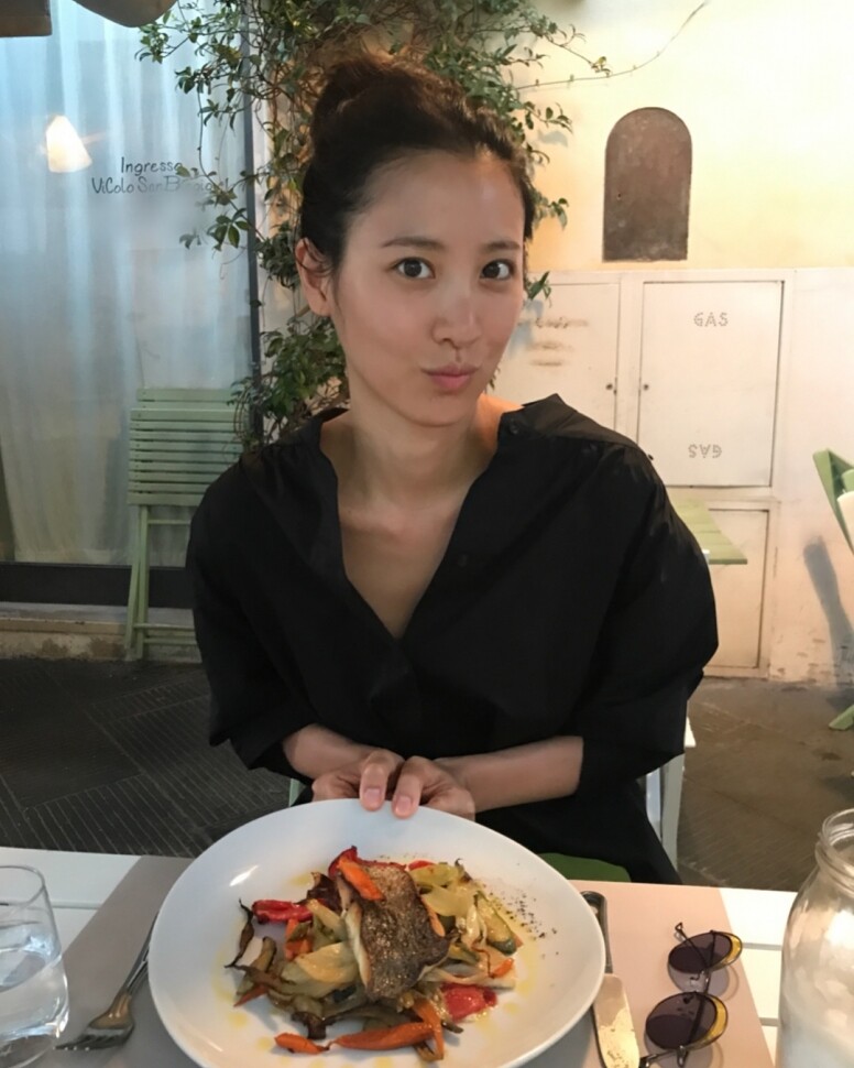 《京城怪物》前田夫人曾獲超模大賽冠軍！產後維持零贅肉身材！盤點金秀賢完美身材秘訣！