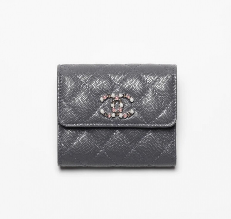 短銀包女裝推薦：Chanel、Chloe、Fendi的短銀包實用又方便！