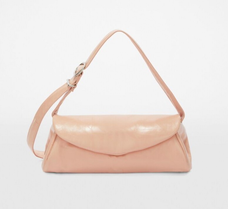 Pantone 2024大熱色Peach Fuzz出爐!跟上潮流入手Chloe、Alaia等12款「柔和桃色」手袋推介 Pantone 2024大熱色Peach Fuzz出爐!跟上潮流入手Chloe、Alaia等12款「柔和桃色」手袋推介