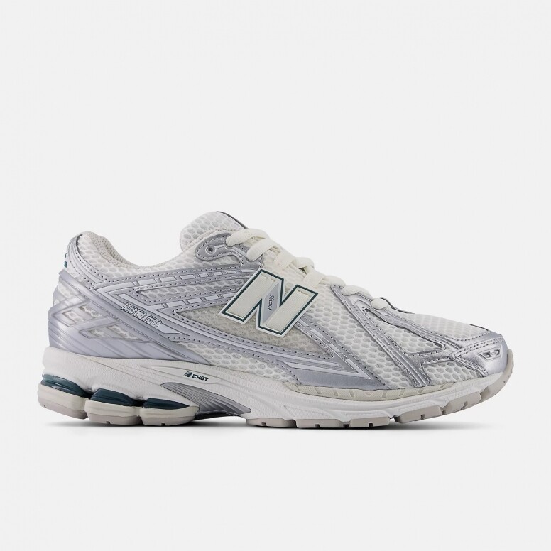 2025情侶鞋：11對最受歡迎Nike、New Balance情侶波鞋、Dr. Martens皮鞋推介