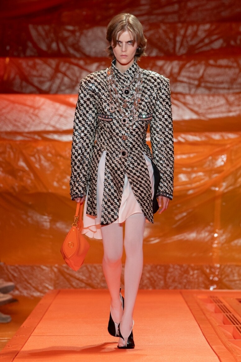 【2024春夏巴黎時裝周】熱氣球降落於香榭麗舍大街！Louis Vuitton 2024春夏系列 一場在古蹟裡的沉浸式時尚體驗！