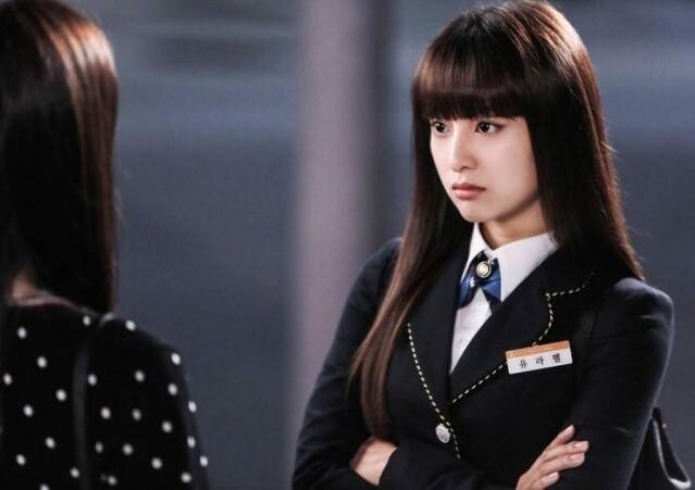 《淚之女王》金智媛高冷千金妝容重點！必入手金智媛同款唇膏色號及隨身美妝品公開！