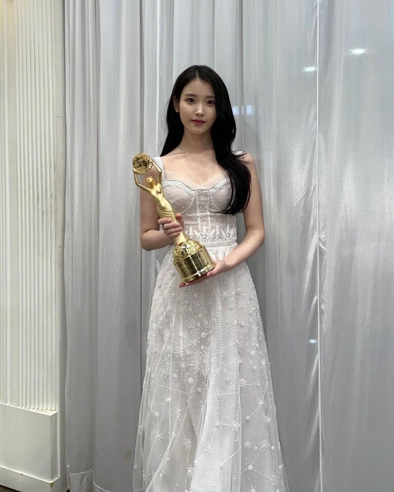 國民妹妹IU