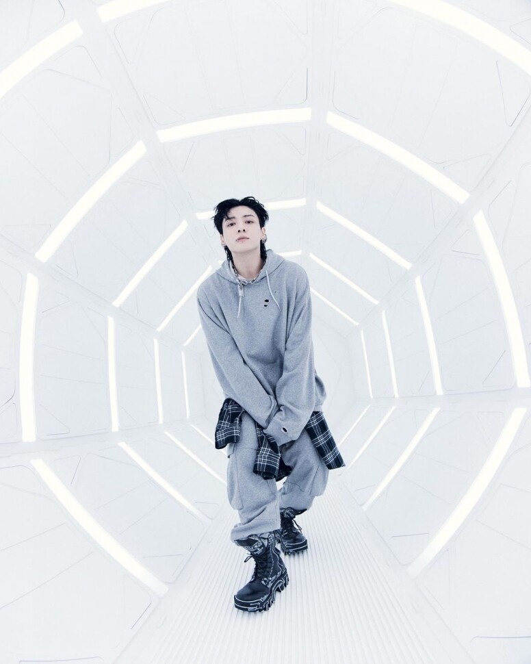 田柾國新專輯《Gloden》掀熱話：BTS忙內JungKook盡展壞男孩的個性魅力