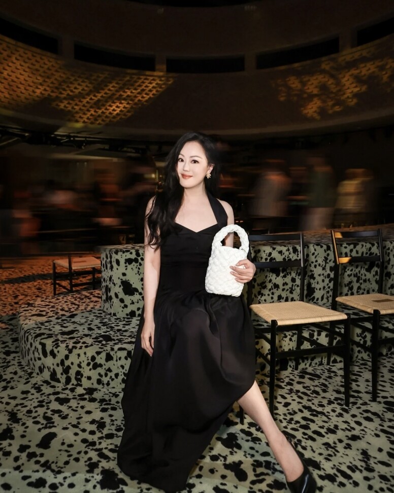 「飯可以不吃，衣服不可以不買」 昔日「拜金女」 章小蕙 文藝式帶貨女王靠品味和靈魂還債