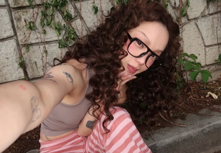 韓系ABG亞裔女孩穿搭公式！解構韓國博主Yeeul如何用2025流行元素搭配出ABG風格