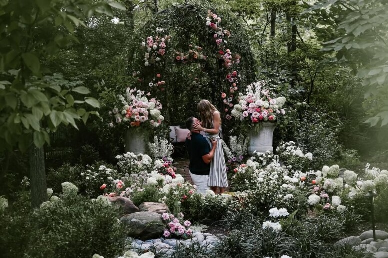 Taylor Swift訂婚了！抱得女神歸的Travis Kelce是誰？
