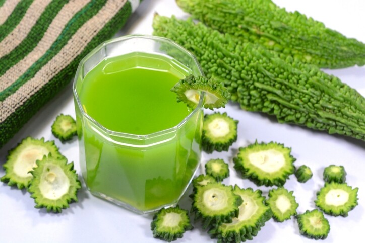 苦瓜湯食譜！苦瓜功效排骨湯清熱降火！苦瓜可以加什麼煮湯？
